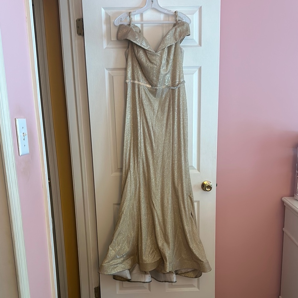 Dancing Queen Gold Shimmer Gown